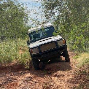 RIIVEH305F Operate and maintain a four-wheel drive vehicle - V.E.T. Centre Qld - Vocational Education & Training